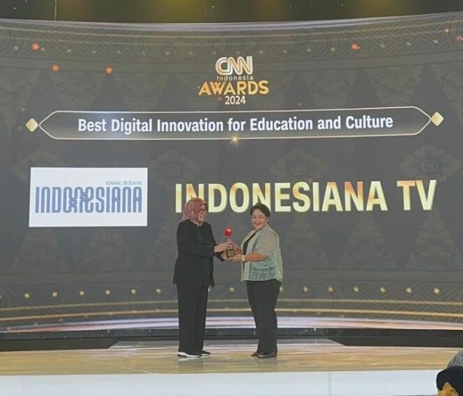 
 Penghargaan CNN Indonesia Award untuk kategori Best Digital Innovation for Education and Culture. (Kemdikbudristek)